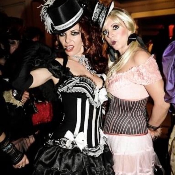 Meet your Posher, Kitty - Picture 13 of 17